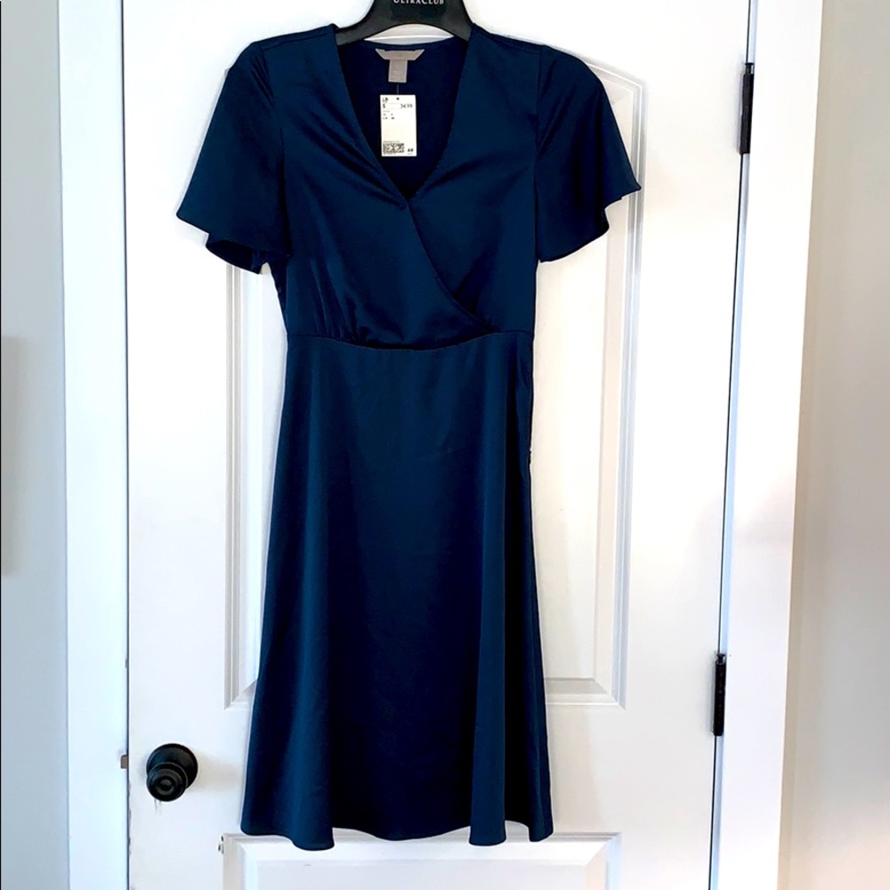 Beautiful navy blue midi-knee length dress.